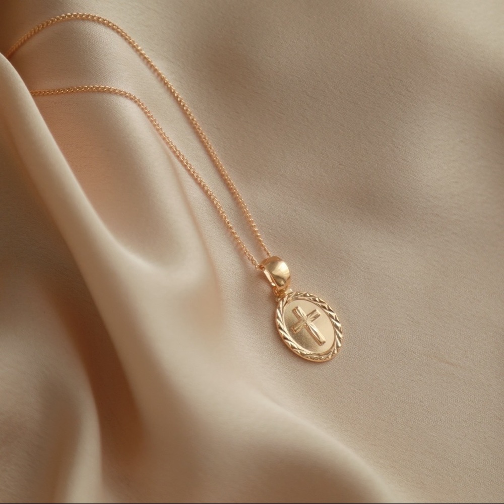 Cross Necklace | 18k Gold Filled - Picture 5 of 6